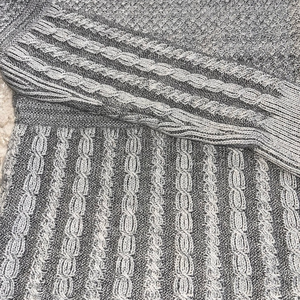 Athleta Women's Borealis Gray Knit Cable Marled Pullover Sweater size large - Picture 4 of 4